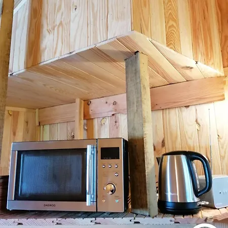 Le Nid Dans Le Chene * Saint-Thomas-de-Courceriers