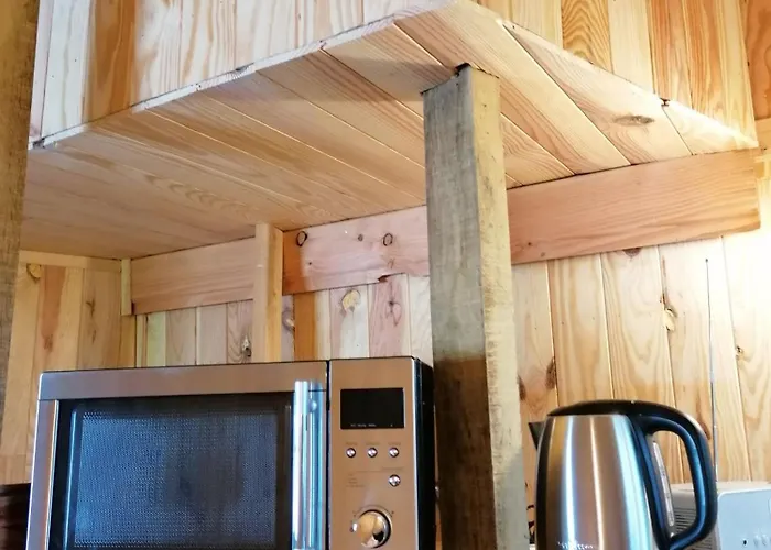 Le Nid Dans Le Chene * Saint-Thomas-de-Courceriers